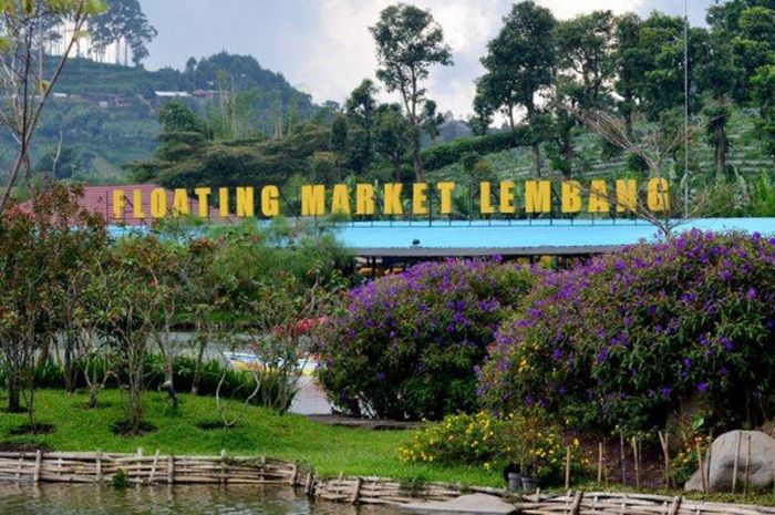 Obyek wisata Floating Market Lembang, Bandung.