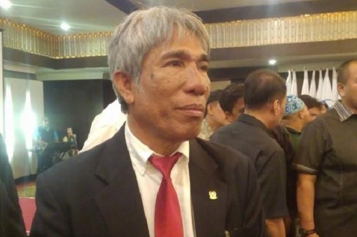 Ketua Koni Sumut, Jhon Ismadi Lubis saat diwawancarai usai pelantikan, Jumat (24/2/2017). (Tribun-Medan.com/ Tommy Simatupang) 