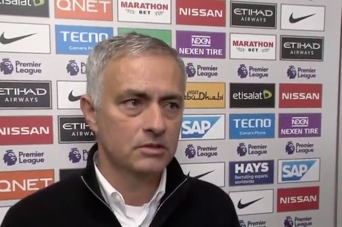   Pelatih Manchester United Jose Mourinho siap meladeni Arsenal di Liga Inggris.