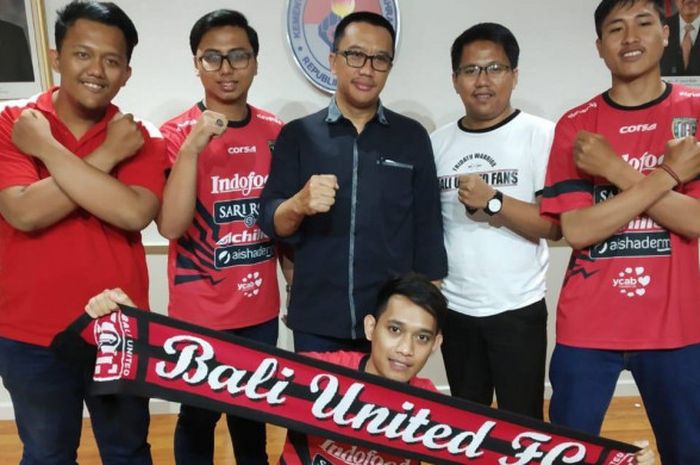 Suporter Bali United yang berada di Jabodetabek bertemu dengan Menteri Pemuda dan Olahraga (Menpora) Imam Nahrawi (tengah), Selasa (25/9/2018) sore.