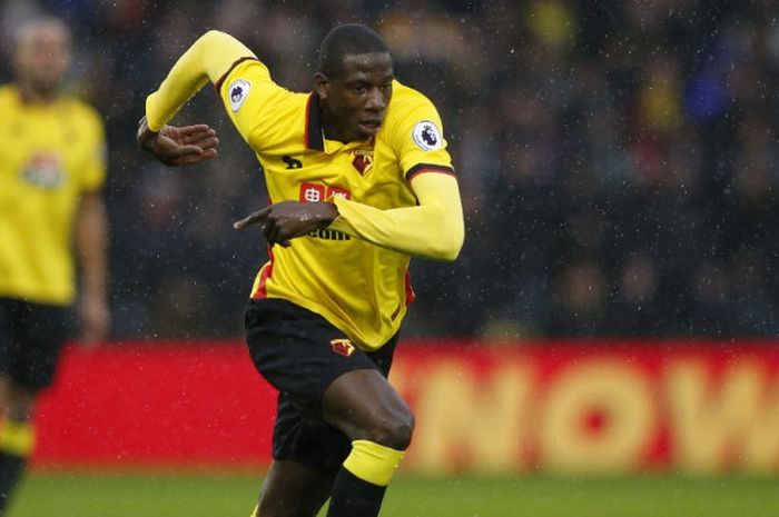 Gelandang Watford, Abdoulaye Doucoure, menjadi pemain yang membuat Southampton kebobolan 1000 gol dalam sejarah Premier League.