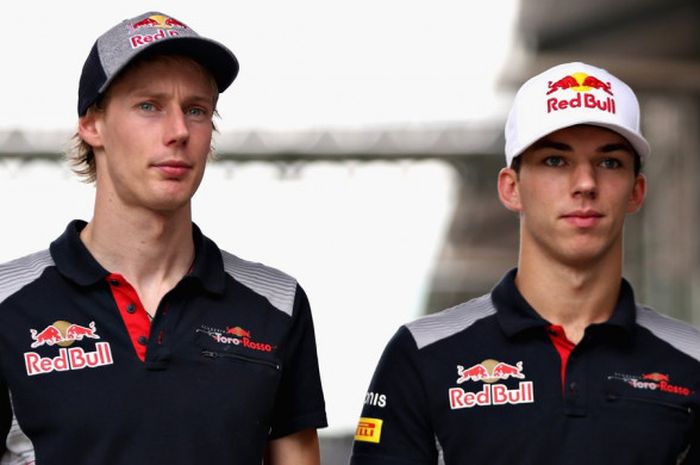 Brendon Hartley (kiri) dan Pierre Gasly (kanan) akan menjadi pebalap utama tim Scuderia Toro Rosso di kejuaraan F1 musim 2018.