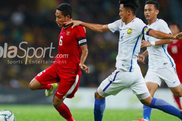 Aksi kapten timnas u-22 Indonesia, Evan Dimas Darmono, pada laga semifinal SEA Games 2017 kontra Malaysia di Stadion Shah Alam, Selangor, Malaysia pada Sabtu (26/8/2017).