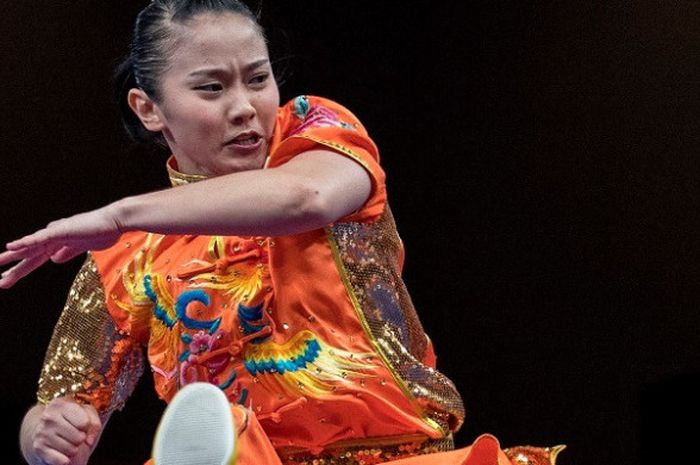 Atlet wushu putri Indonesia, Felda Elvira Santoso, saat tampil pada nomor changquan putri Asian Games 2018, di JIExpo Kemayoran, Jakarta, Rabu (22/8/2018).