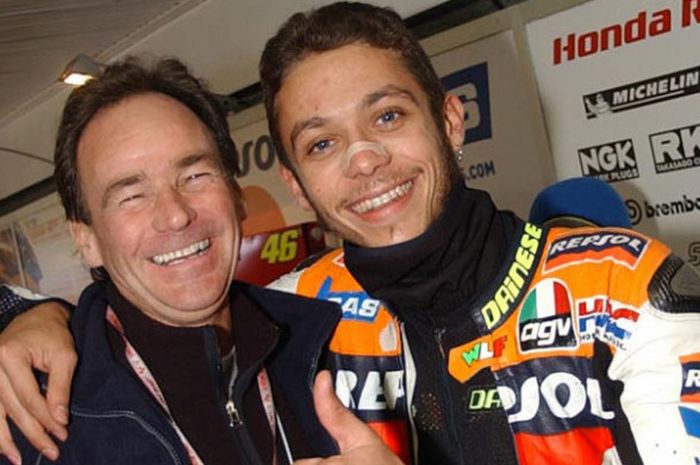 Valentino Rossi dan Barry Sheene.