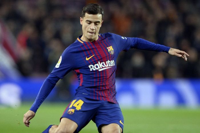 Gelandang FC Barcelona, Philippe Coutinho, beraksi dalam laga Liga Spanyol kontra Deportivo Alaves di Stadion Camp Nou, Barcelona, pada 28 Januari 2018.