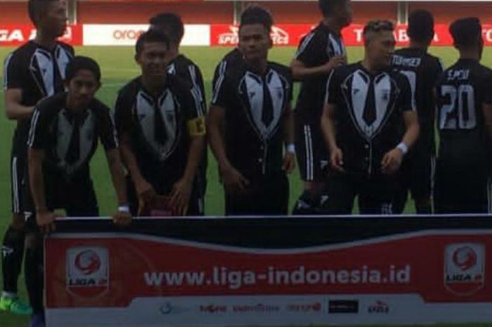 Penampakan jersey PSMP Mojokerto saat bertanding melawan PSS Sleman di Stadion Maguwoharjo, Yogyakarta pada Kamis (26/4/2018).