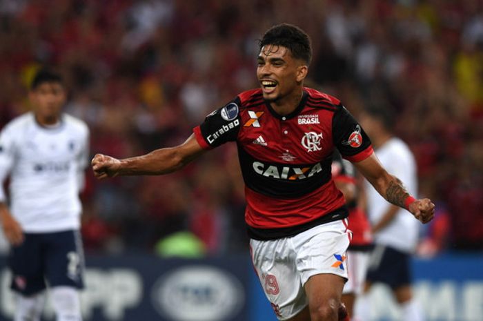 Selebrasi pemain Flamengo, Lucas Paqueta, seusai membobol gawang Independiente dalam pertandingan final Piala Sudamericana 2017 di Stadion Maracana, Rio de Janeiro, Brasil, pada 13 Desember 2017.