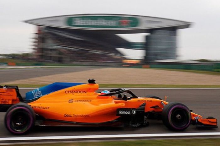 Pebalap Mercedes, Fernando Alonso, akan start dari posisi ke-13 pada balapan GP China yang berlangsung di Sirkuit Internasional Shanghai, Minggu (15/4/2018).