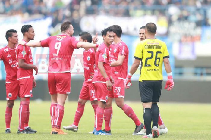                Para pemain Persija Jakarta bersiap jelang laga Liga 1 2018 kontra Persib Bandung di Stadion Gelora Bandung Lautan Api (GBLA), Kota Bandung, Minggu (23/9/2018).               