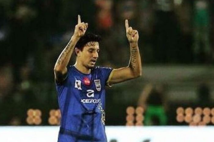 Gelandang Mumbai City FC, Leo Costa.