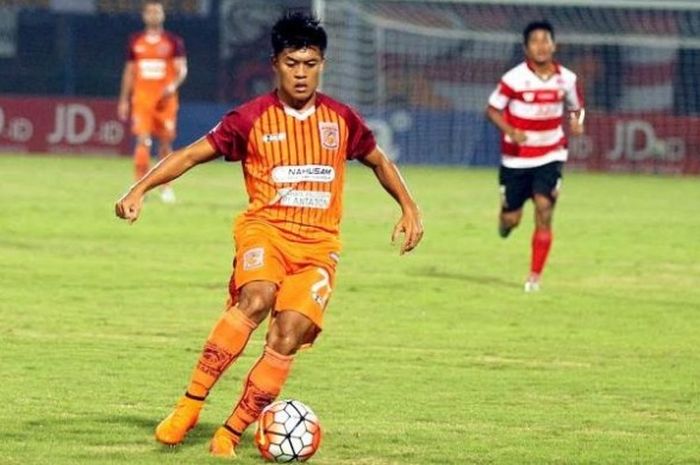 Winger Jefri Kurniawan saat membela Pusamania Borneo FC yang menjamu Madura United di Stadion Segiri, Samarinda, 30 September 2016. 