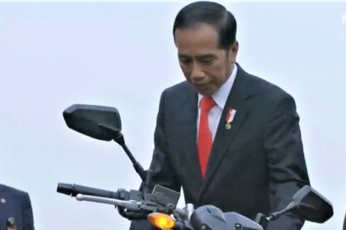 Penampilan Presiden Republik Indonesia, Joko Widodo, dalam intro Opening Ceremony Asian Games 2018 yang diputar di stasiun televisi SCTV, TVRI, NET, dan Indosiar.