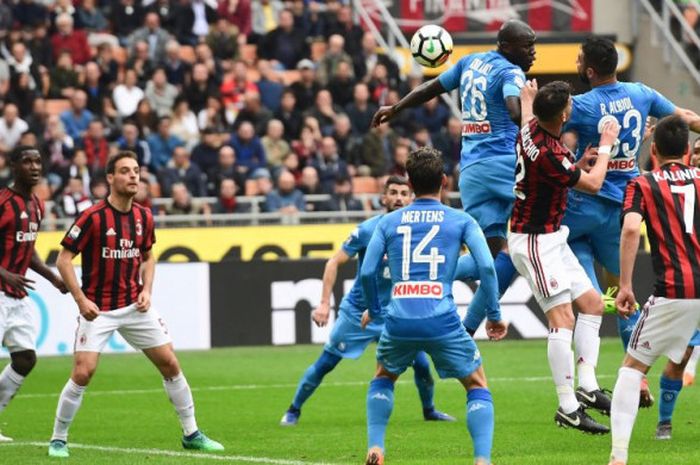  Suasana laga Liga Italia, AC Milan vs Napoli, di Stadion San Siro, Milano, Minggu (15/4/2018). 