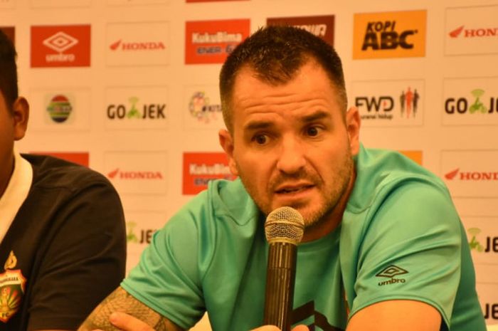 Sehari sebelum laga ditempat netral kontra PSM, pelatih Bhayangkara FC, Simon Mc Menemy berbicara ke