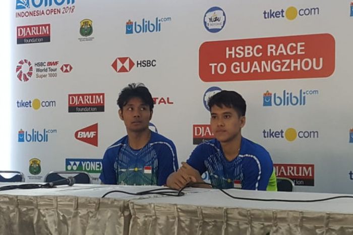 Berry/Hardianto saat menghadiri sesi konferensi pers usai sukses memenangi pertandingan pembuka Indonesia Open 2018, Selasa (3/7/2018).