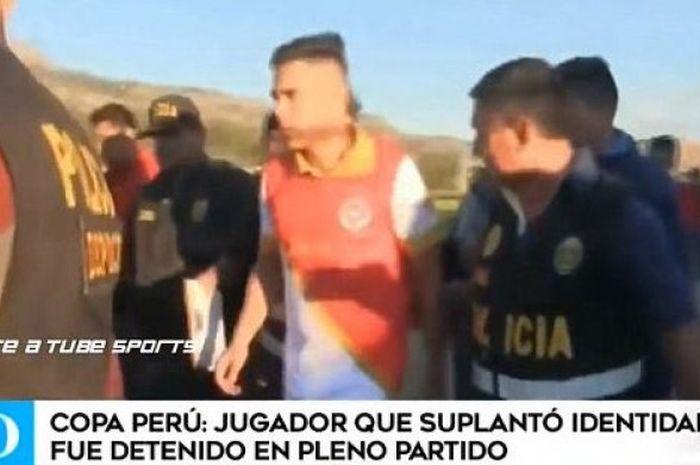 Stiker klub asal Peru, Union Kimbiri, ditangkap saat tengah bertanding melawan Sport Huanta.