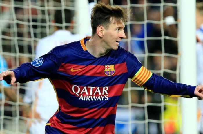 Megabintang FC Barcelona, Lionel Messi, merayakan gol yang dia cetak ke gawang AS Roma dalam laga Grup E Liga Champions di Stadion Camp Nou, Barcelona, Spanyol, pada 24 November 2015.