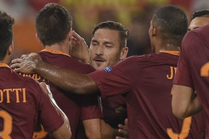 AS Roma merayakan kemenangan atas Astra Giurgiu pada pekan kedua penyisihan grup Liga Europa, Kamis (29/9/2016)