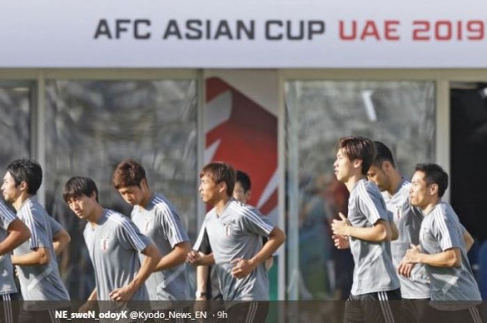Personel timnas Jepang menjalani sesi latihan menjelang duel kontra Turkmenistan pada laga Grup F Piala Asia 2019 di Al Nahyan Stadium, Abu Dhabi, 9 Januari 2019.