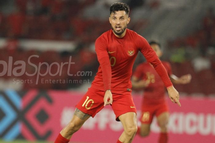   Aksi pemain timnas Indonesia, Stefano Lilipaly saat menghadapi timnas Timor Leste, pada laga kedua