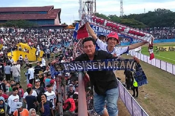 Kemesraan SNEX dan The Macz Man di Stadion Mattoangin, Minggu (25/03/2018)