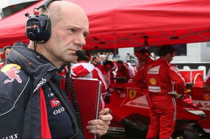 Adrian Newey, kepala teknisi berpengalaman yang saat ini membela tim Red Bull Racing di ajang F1.