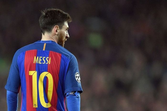 Gestur Lionel Messi saat tampil di leg kedua babak 16 besar Liga Champions melawan Paris Saint-Germain di Stadion  Camp Nou, Barcelona, pada 8 Maret 2017.