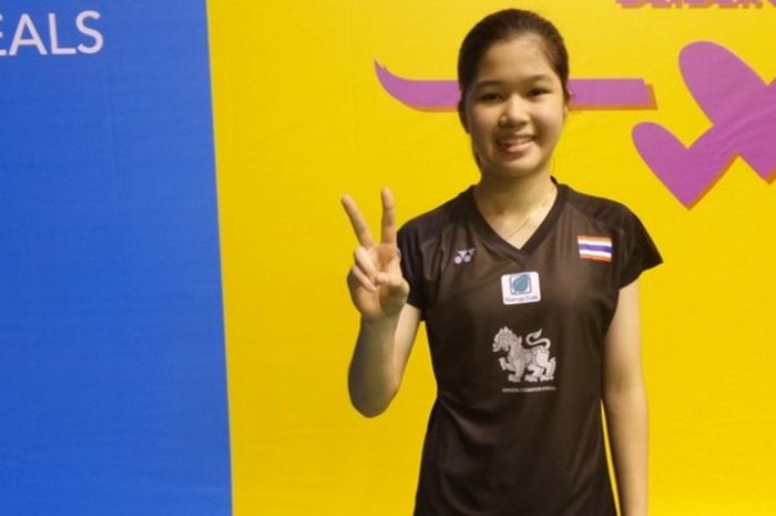 Pemain Thailand, Pattarasuda Chaiwan, yang tampil pada nomor tunggal putri dan ganda campuran pada Turnamen Blibli.com Badminton Asia U17 & U15 Junior Championships 2016 di GOR Jati, Kudus, Jawa Tengah.