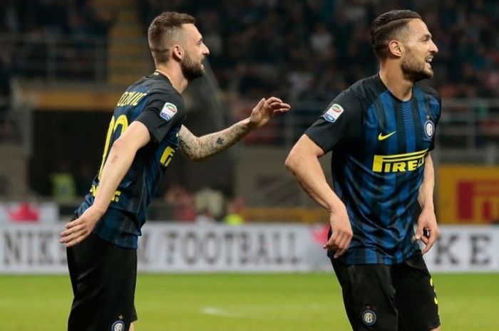 Danio D'Ambrosio dan Marcelo Brozovic saat merayakan gol mereka dalam laga Serie A antara  Inter Milan kontra UC Sampdoria di Stadio Giuseppe Meazza, 03 April 2017. 