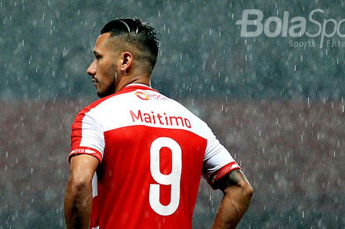  Gelandang Madura United, Raphael Maitimo, dalam laga kedua Piala Presiden 2018 grup C melawan Perse