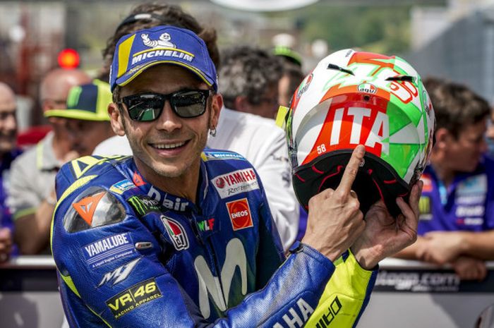  Valentino Rossi, tiada kegembiraan selain meraih pole position di kandang sendiri, GP Italia, dengan desain helm spesial. 