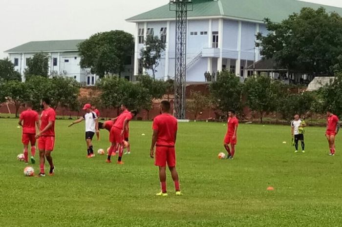Persija Jakarta menggelar sesi latihan di Lapangan Sutasoma, Halim, Selasa (6/2/2018)