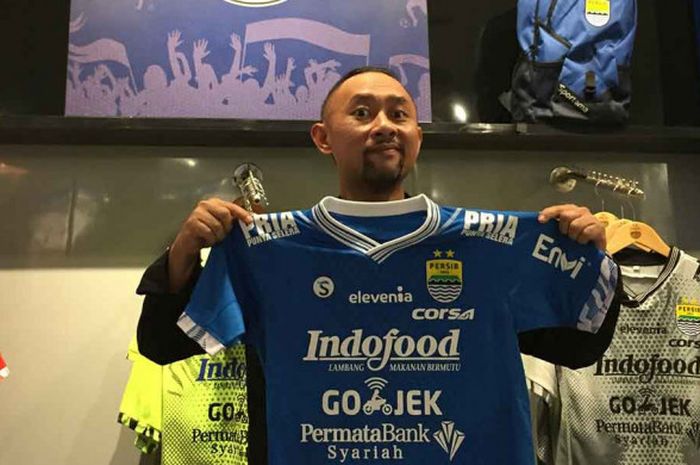 Ronal Surapradja menghimbau bobotoh tetap sportif saat laga Persib kontra Persija di Stadion Gelora 