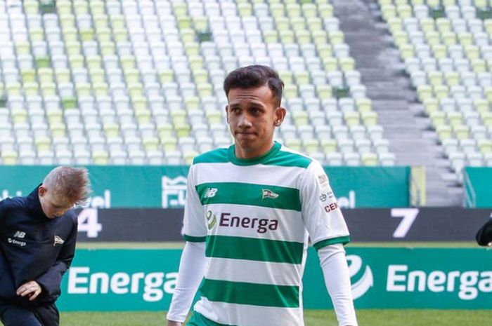   Egy Maulana Vikri saat diperkenalkan sebagai pemain baru Lechia Gdansk  