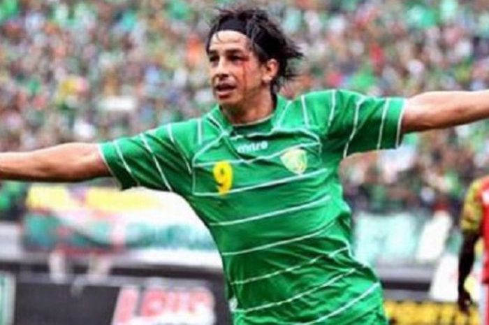 Fernando Soler saat melatih Persebaya Surabaya