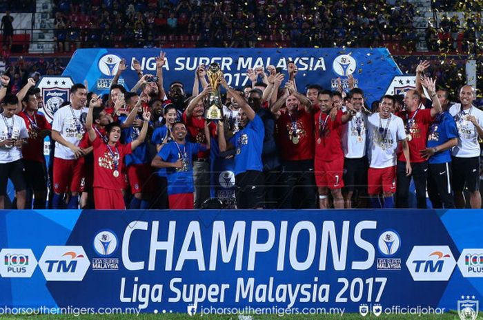 Pemain Johor Darul Takzim merayakan gelar juara Liga Malaysia 2017 usai menang 3-0 atas Kelantan FA Rabu (20/9/2017).