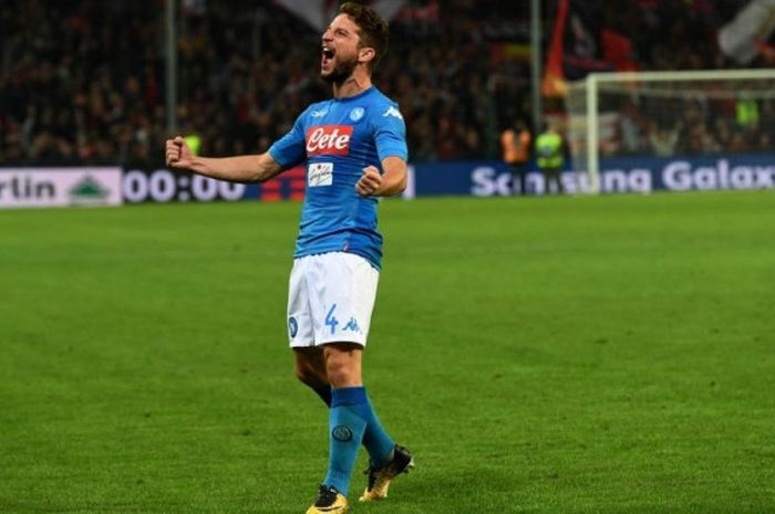 Ekspresi kegembiraan Dries Mertens seusai pertandingan Napoli lawan Genoa dalam lanjutan Liga Italia di Stadion Luigi Ferraris, Genoa, 25 Oktober 2017.