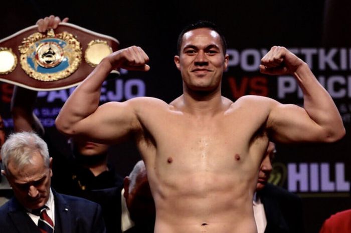 Joseph Parker ketika timbang badan(30/03/18) waktu setempat, jelang laga kontra Anthony Joshua pada Sabtu (31/03/18)