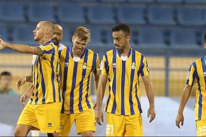 Andri Syahputra (kanan) dan pemain Al-Gharafa saat merayakan gol ke gawang Al-Khor dalam lanjutan Li