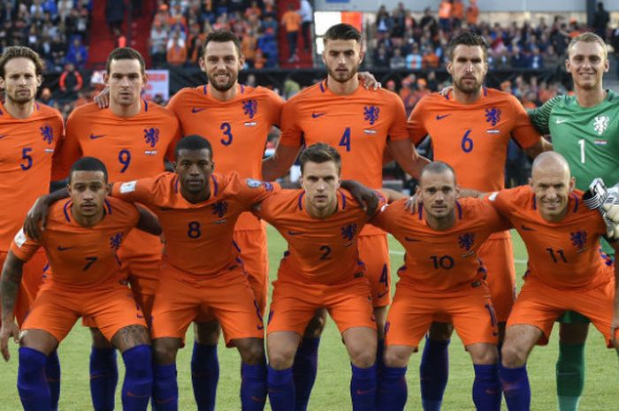  Timnas Belanda berpose sebelum laga kontra Luksembourg di Rotterdam, 9 Juni 2017. 