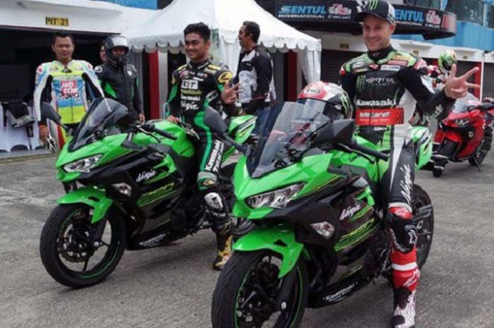 Juara Superbike World Championship 2015, 2016, dan 2017, Jonathan Rea, saat mengunjungi Sirkuit Sentul, Jumat (12/1/2018).