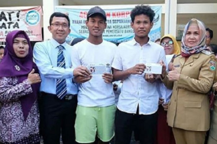 Amiruddin Bagas Kaffa Arrizqi dan Amiruddin Bagus Kahfi  Al Kahfi kunjungi sekolahnya di Magelang, Senin (20/8/2018).