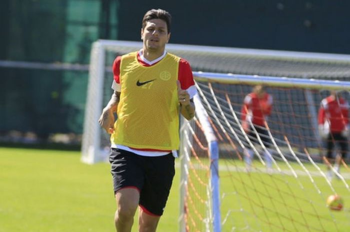 Diego Angelo, bek Antalyaspor yang disebut bakal bergabung dengan Persija Jakarta