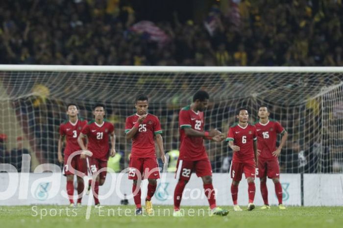 Reaksi para pemain timnas u-22 Indonesia pada laga semifinal SEA Games 2017 kontra Malaysia di Stadion Shah Alam, Selangor, Malaysia pada Sabtu (26/8/2017).