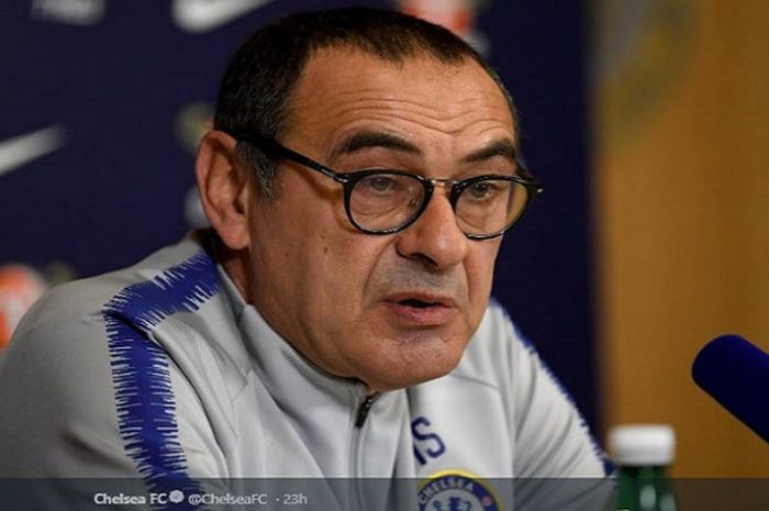 Pelatih Chelsea, Maurizio Sarri, diyakini David Luiz bisa mengubah keadaan di tengah inkonsistensi penampilan.