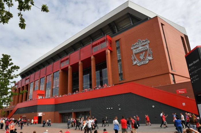 Stadion Anfield di kota Liverpool.