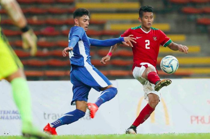 Aksi Putu Gede saat timnas Indonesia berhadapan dengan Filipina pada pertandingan Grup B SEA Games 2017 di Shah Alam, Kamis (17/8/2017). 