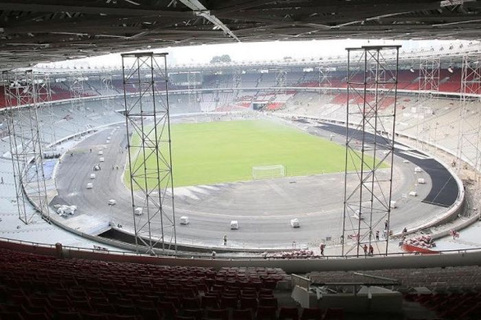 Suasana dalam stadion saat Menpora Imam Nahrawi meninjau Stadion Utama Gelora Bung Karno, Senayan, Jakarta Pusat, Selasa (8/8/2017).