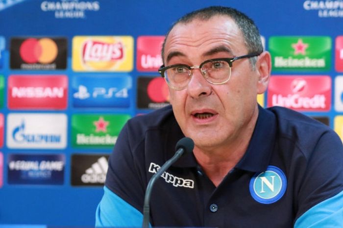 Pelatih Napoli, Maurizio Sarri, berbicara dalam konferensi pers menjelang laga Grup F Liga Champions kontra Feyenoord Rotterdam di Stadion Sao Paolo, Naples, Italia, pada 25 September 2017.